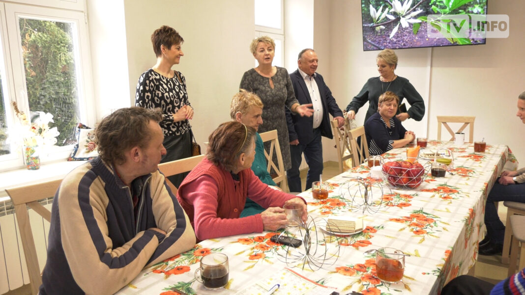 ŁONIÓW: Środowiskowy Dom Samopomocy już działa. Budynek dawnego urzędu gminy zyskał nowe życie