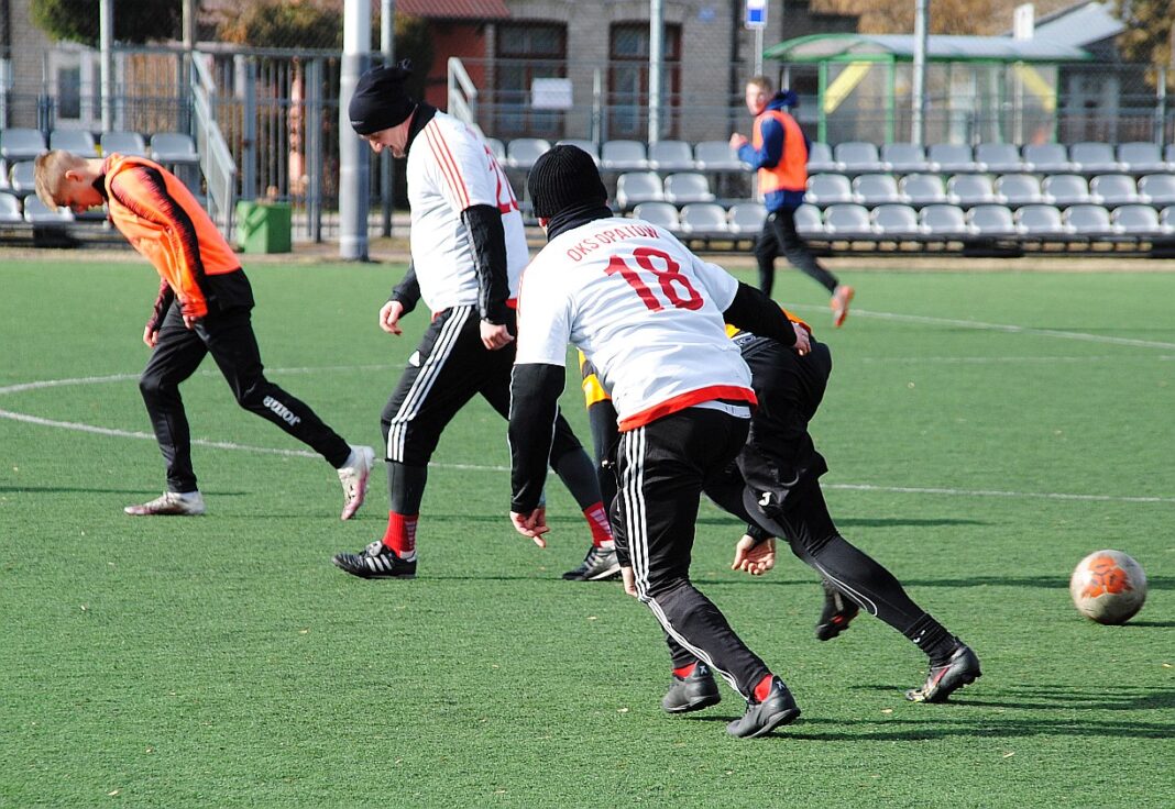 Juniorzy KSZO lepsi od seniorów OKS Opatów