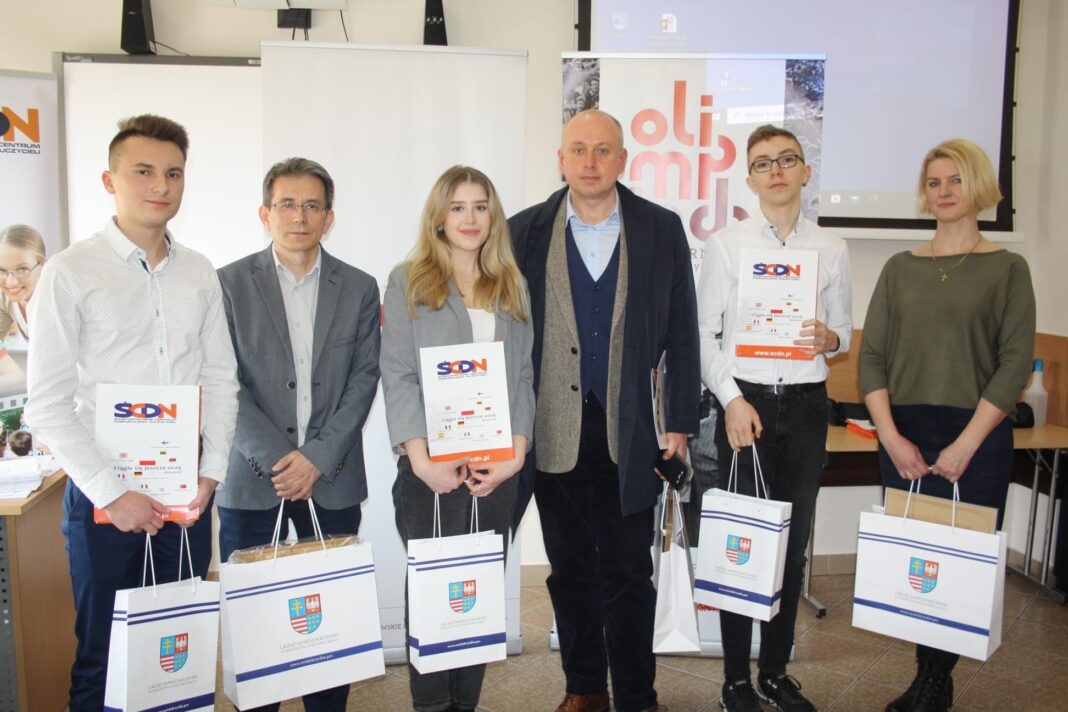 Bartłomiej Żak z ożarowskiego liceum reprezentantem województwa w olimpiadzie historycznej