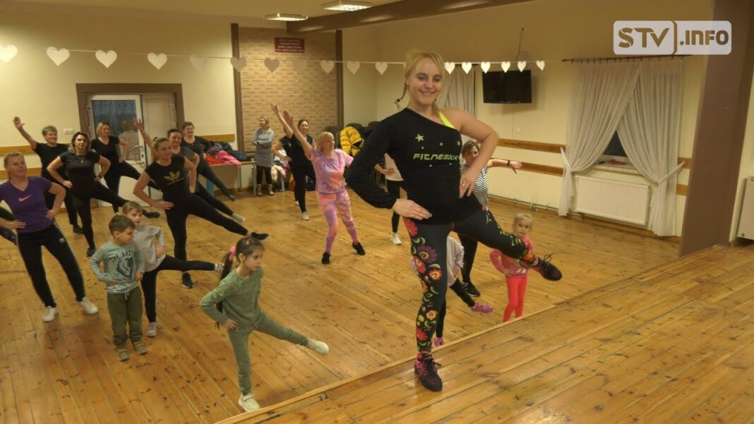 Zumba w wersji folk! W Gorzyczanch realizowali projekt „Aktywni na zdrowie”
