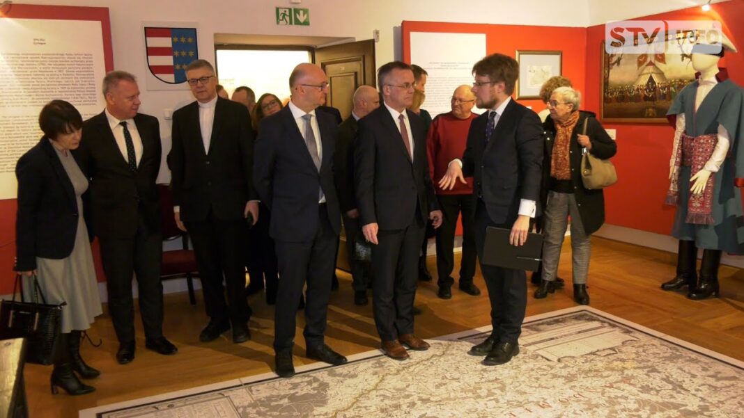 Szlachta sandomierska na Sejmie Wielkim. Uroczysty wernisaż z udziałem ministra w Muzeum Zamkowym