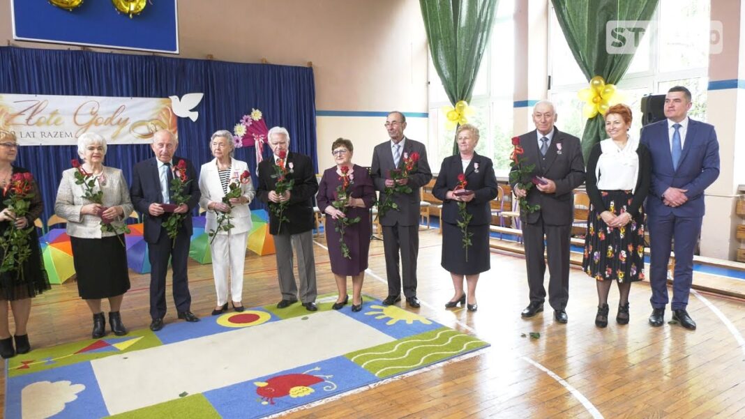 Złote Gody w Obrazowie. 45 par małżeńskich wyróżnionych medalami