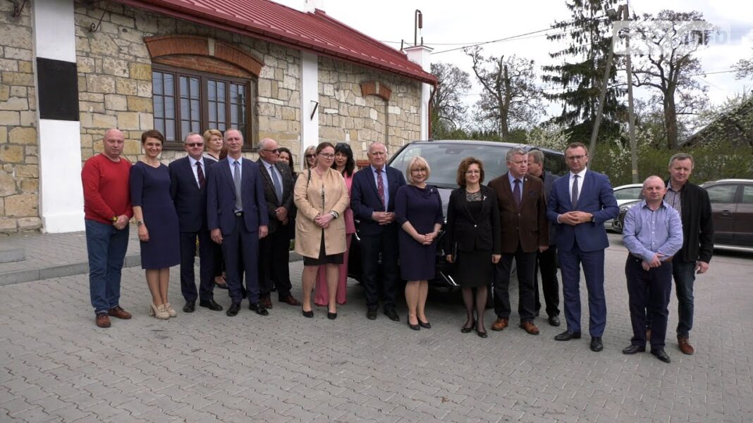 Nowy bus dla Środowiskowego Domu Samopomocy w Zawichoście