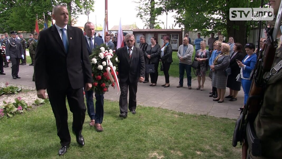 Tarłowianie upamiętnili swojego bohatera. W sobotę odsłonięto tablicę ku czci ppłk Stanisława Poziomka