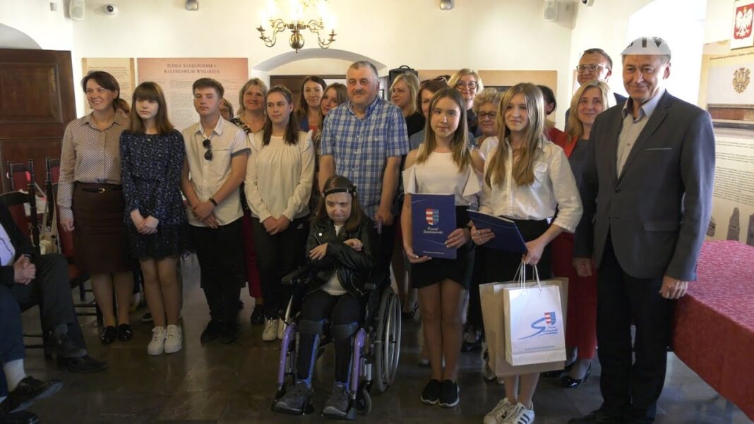 Znamy mistrzynię ortografii w powiecie sandomierskim. Do zmagań w dyktandzie stanęło 40 uczniów