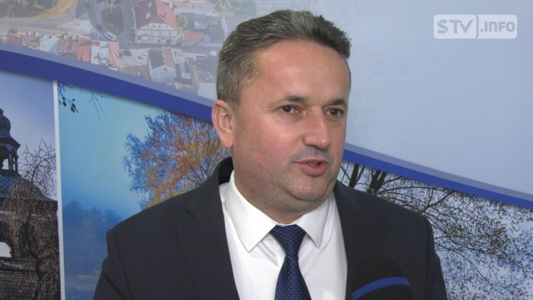 Staszów wraca do tradycji. Burmistrz Leszek Kopeć zaprasza na obchody Święta Narodowego 3 Maja