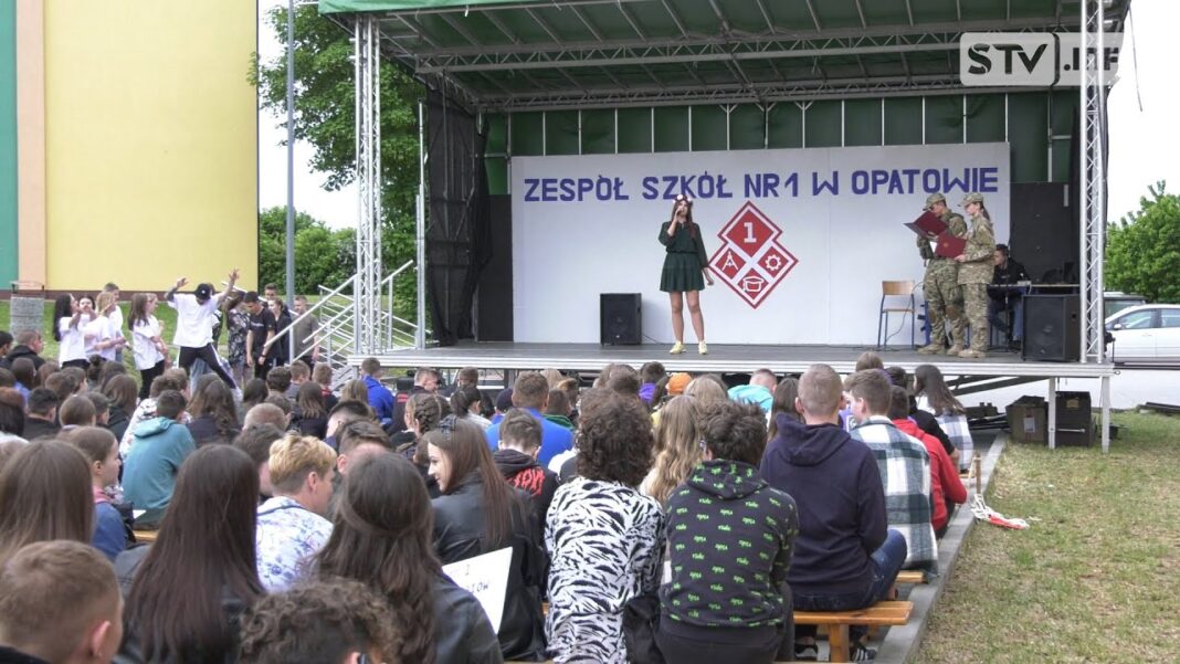 Szkoła „na Górce” z Opatowa otworzyła drzwi przed ósmoklasistami