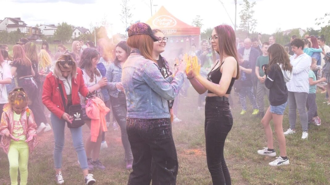 Kolorowy Dzień Dziecka w Staszowie. Całe rodziny wzięły udział w festynie w Parku Górników Siarkowych