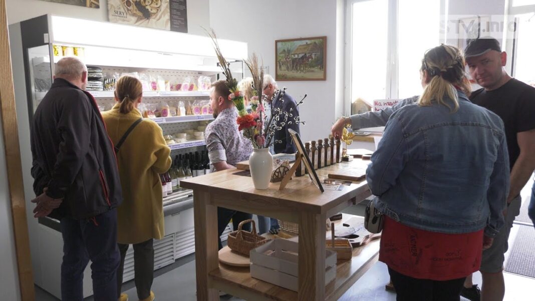 Święto sera i wina u Dziedzica w Drygulcu. Były degustacje, zwiedzanie i pieczenie pstrąga