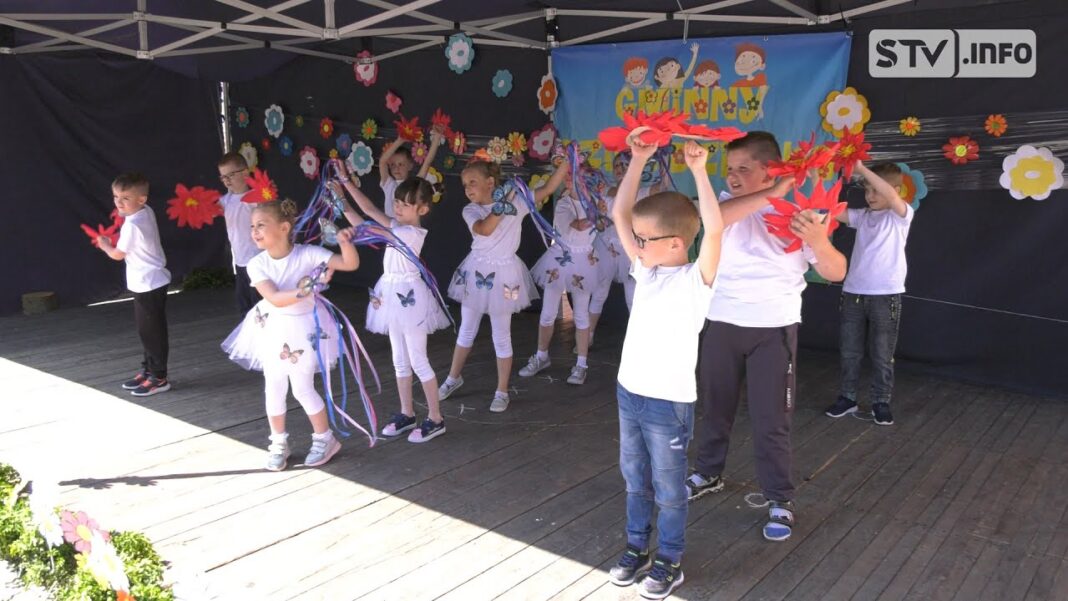 Rodzinna zabawa i występy młodych artystów na gminnym dniu dziecka w Kleczanowie