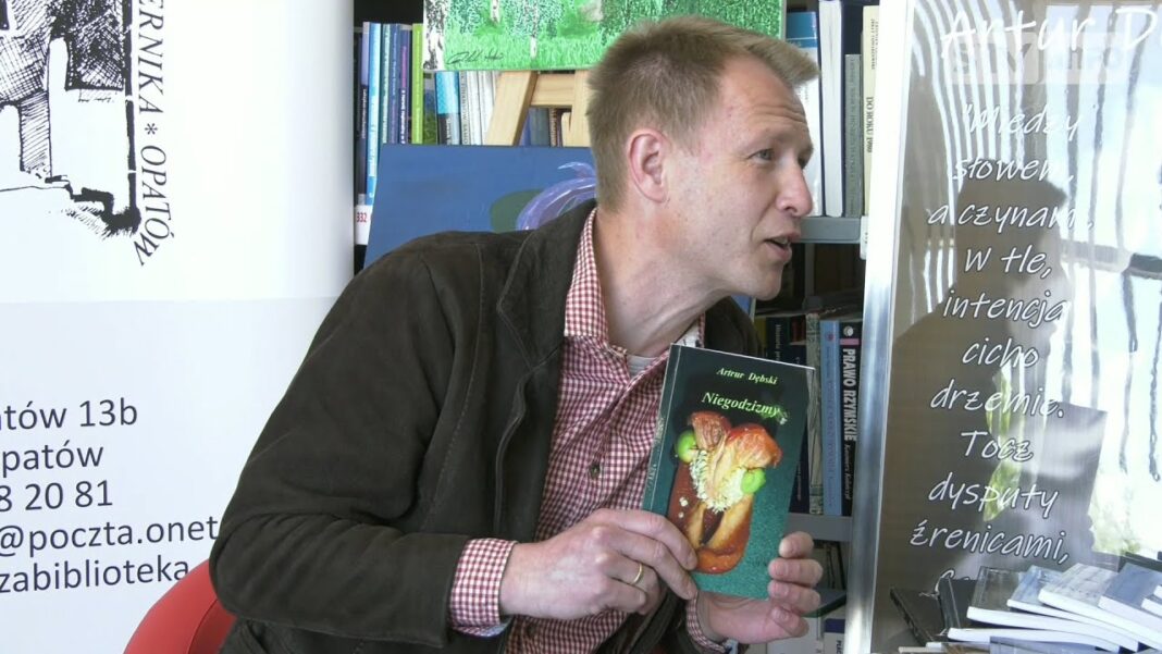 Pochodzi z Kielc, ale życie związał z Opatowem. Rozmowa z Arturem Dębskim