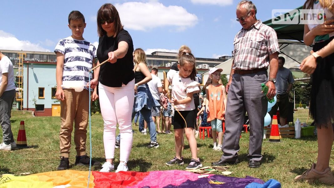 Zabawa, integracja i zwiedzanie zakładu Pilkington w Sandomierzu. Wrócił tradycyjny piknik rodzinny