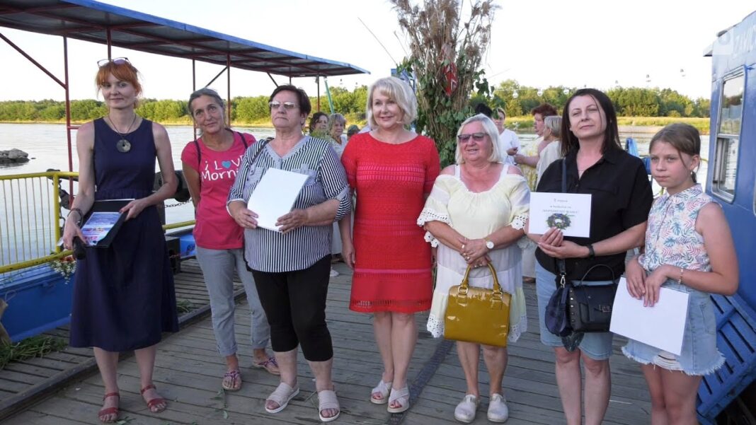 Zawichojski Wieczór Tradycji. Był konkurs na najpiękniejszy wianek i wyścig wianków po Wiśle