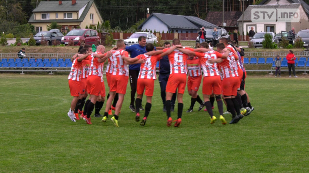 Festiwal fauli i goli. KS Tarłów wygrywa 5:2 z GKS-em Świniary