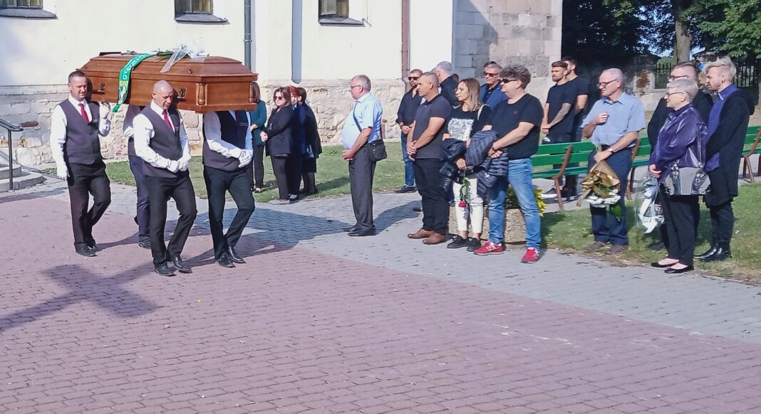 Opatów pożegnał dziś Janusza Batugowskiego. Znakomitego sportowca wspominają ludzie piłki