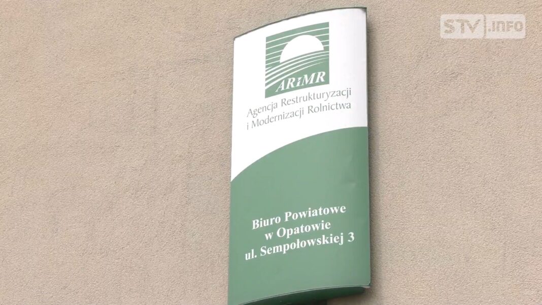 Trwa kontrola w biurze ARiMR w Opatowie. W tle rezygnacja kierownika i nieprawidłowości w dotacjach