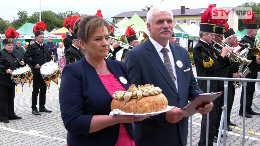 Święto sadowników z gminy Obrazów. Jabłkobranie z mnóstwem pyszności na stoiskach i świetnej zabawy