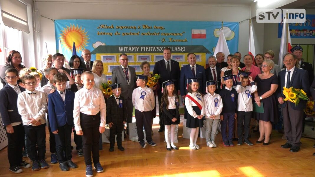 Pierwszaki z Zawierzbia ślubowały w obecności ministra Przemysława Czarnka