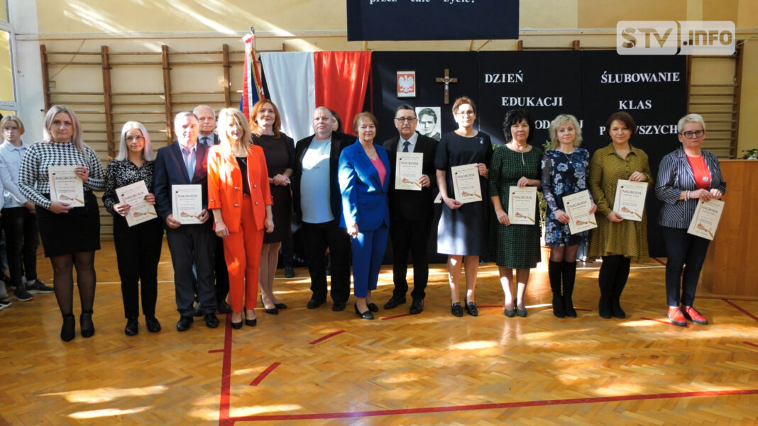 OŻARÓW: Nauczyciele „Szkoły u Adamka” docenieni nagrodami