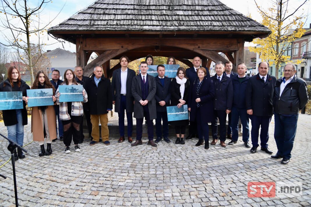 Stypendia dla uczniów z powiatu opatowskiego. Ambitna perspektywa Funduszu Stypendialnego od Fundacji Polemika