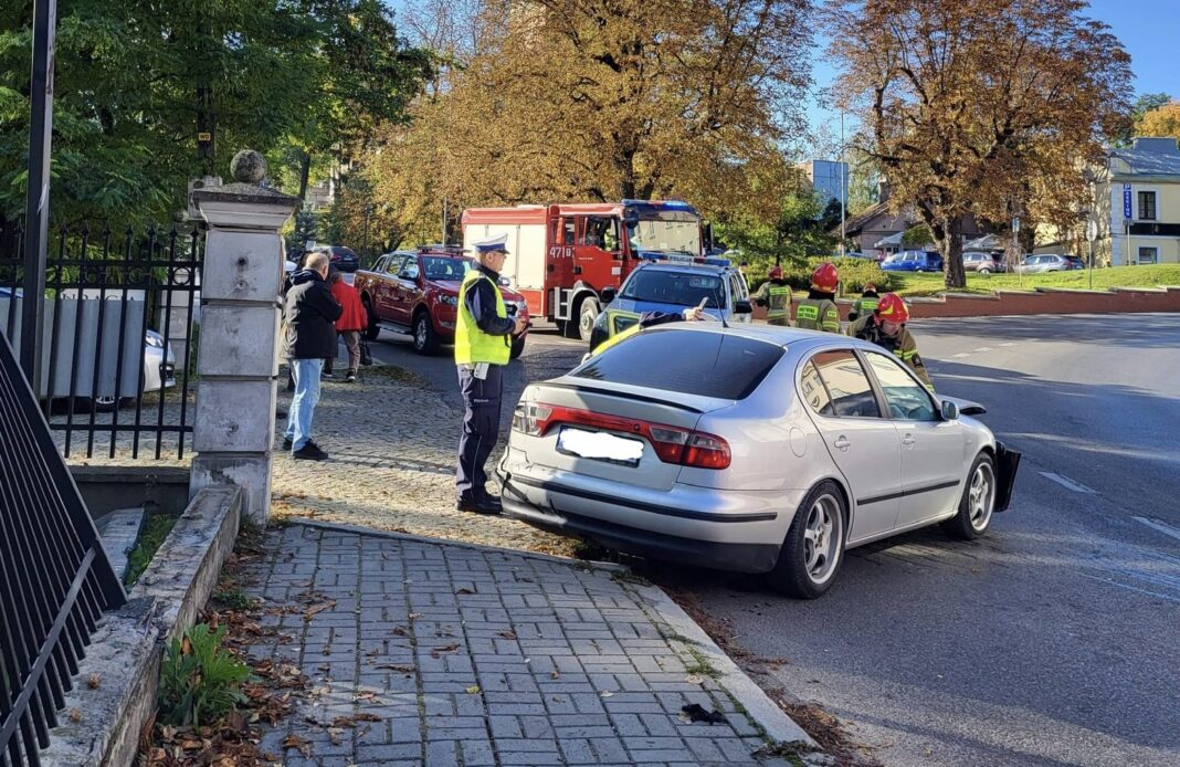 Kolizja na Zawichojskiej w Sandomierzu. Kierowca dostał padaczki