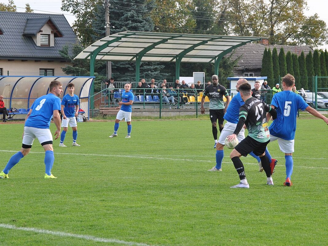 Puchar Polski. Rzuty karne dały awans Klimontowiance