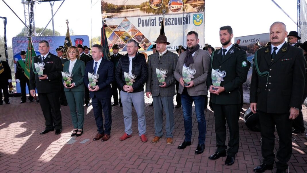 Hubertus w Staszowie. Nad Czarną świętowali myśliwi z okręgu Tarnobrzeg
