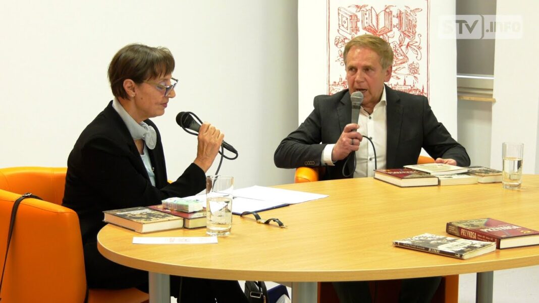 Andrzej Nowak-Arczewski w sandomierskiej bibliotece spotkał się z czytelnikami
