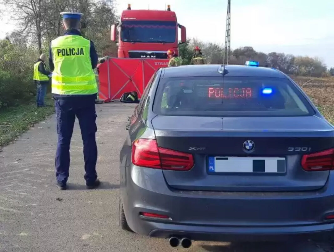 Tragedia w Jasicach w powiecie opatowskim. Człowiek zginął pod kołami ciężarówki