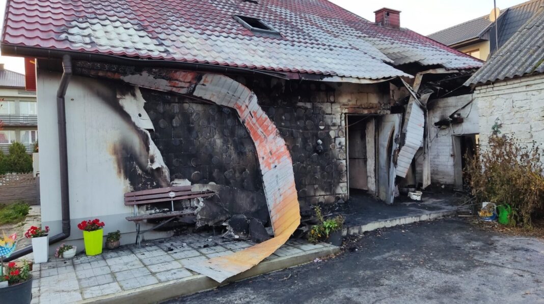 Trwa zrzutka na odbudowę domu w Nieskurzowie Starym