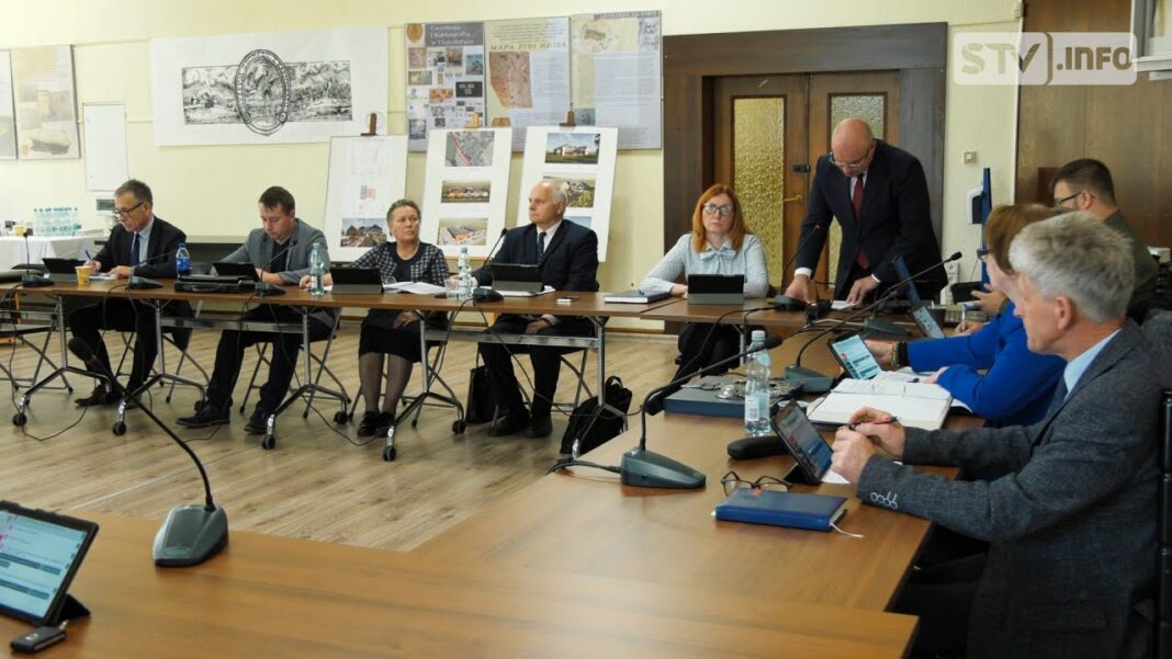 Zarząd powołuje dyrektorkę. Nauczyciele piszą petycję i przytaczają krytyczne słowa o „uwikłaniu”