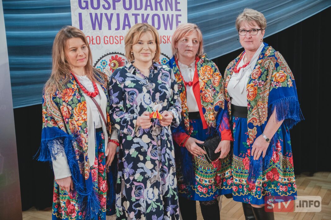 Koła Gospodyń Wiejskich to sól tej ziemi. Anna Krupka spotkała się z gospodyniami w Ożarowie