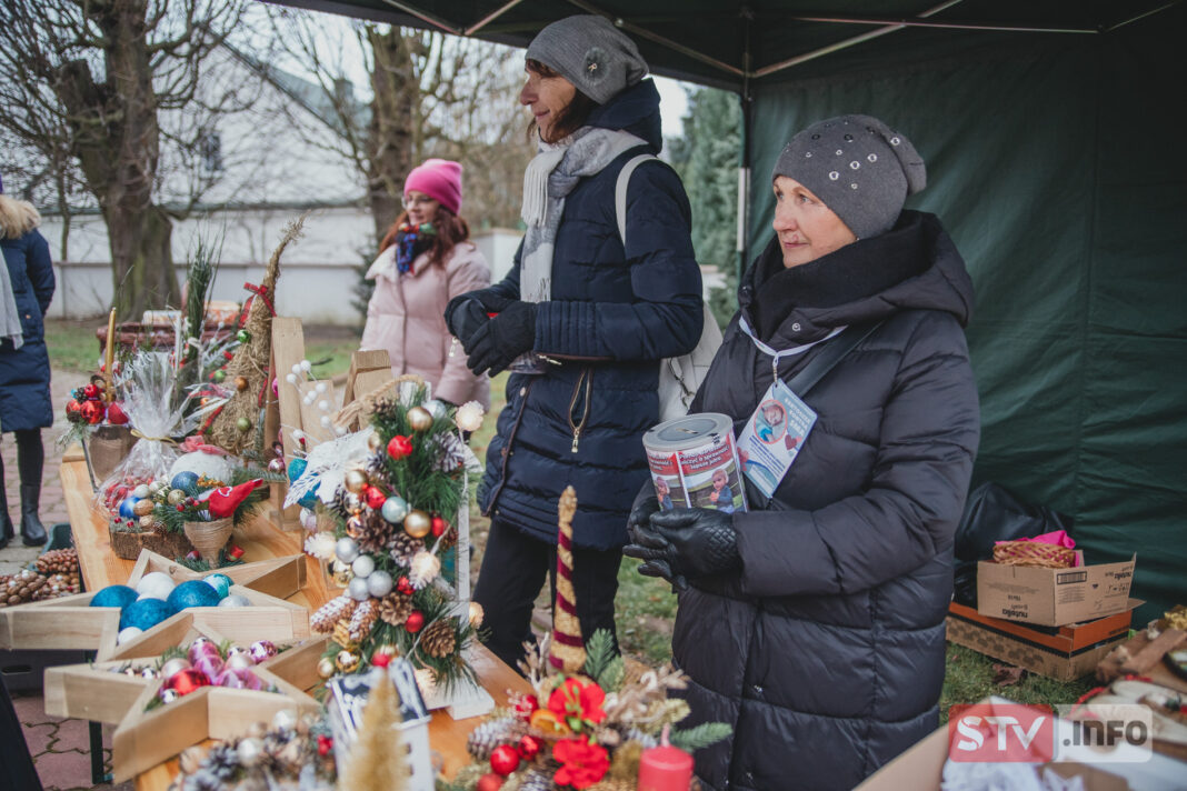 Brawa dla organizatorów! Ponad 10 tys. zł. zebrano podczas kiermaszu dla Bartoszka w Łoniowie