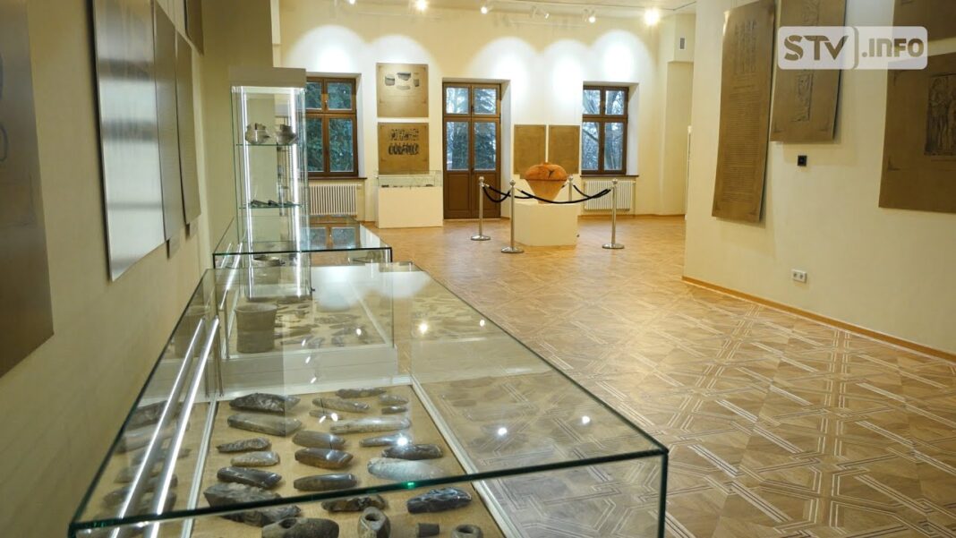 Pałac Wielopolskich w Częstocicach zaprasza do zwiedzania dwóch wystaw