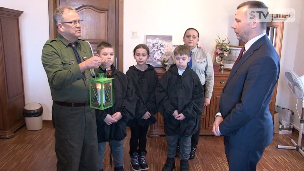 Opatowscy Harcerze przekazali Betlejemskie Światełko Pokoju