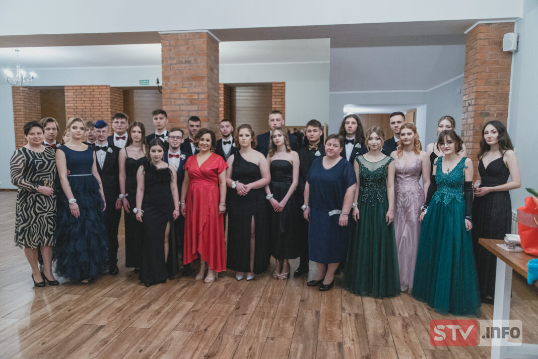 STUDNIÓWKA: Katolickie Liceum Ogólnokształcące im. św. Jadwigi Królowej w Sandomierzu