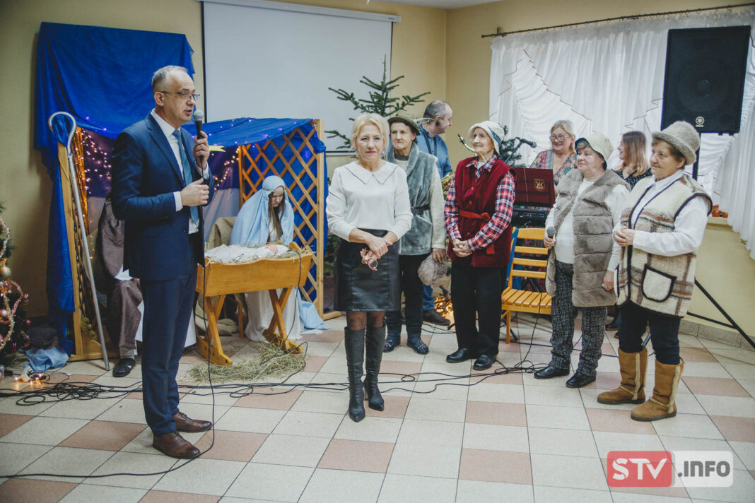 Kolędowanie, które łączy pokolenia. W Wilczycach pielęgnują świąteczną tradycję