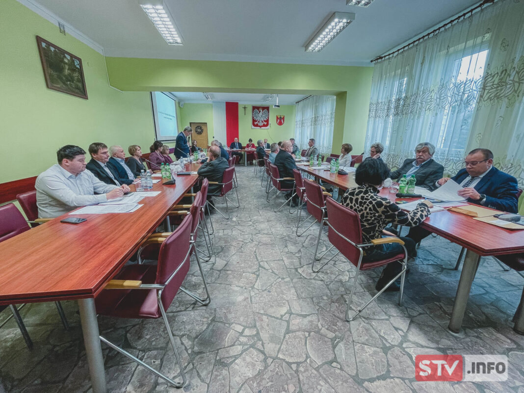 Radni Gminy Dwikozy uchwalili budżet. Jakie inwestycje zostaną zrealizowane ?