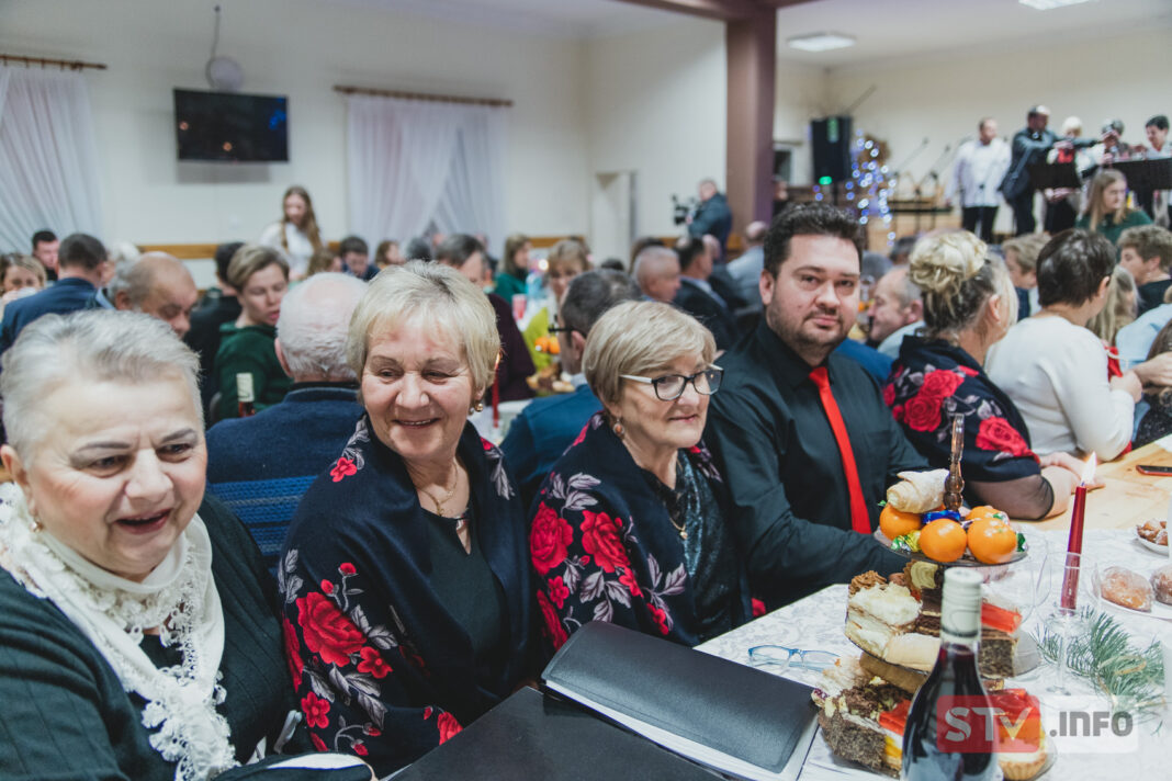 Ważne, że dziadkowie po prostu są. Spotkanie pokoleń w Gorzyczanach