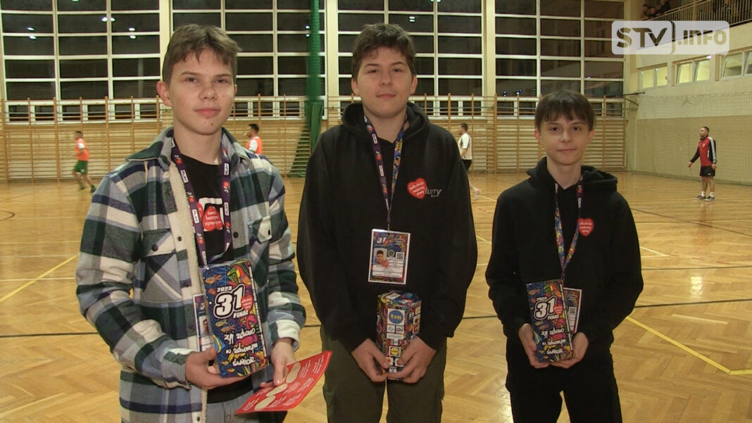 Zbierali na WOŚP. Urzędnicy z Obrazowa i Samborca zmierzyli się w meczu piłki nożnej