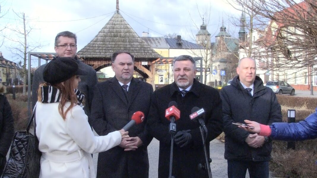 Posłowie o seniorach. Konferencja prasowa posłów PiS