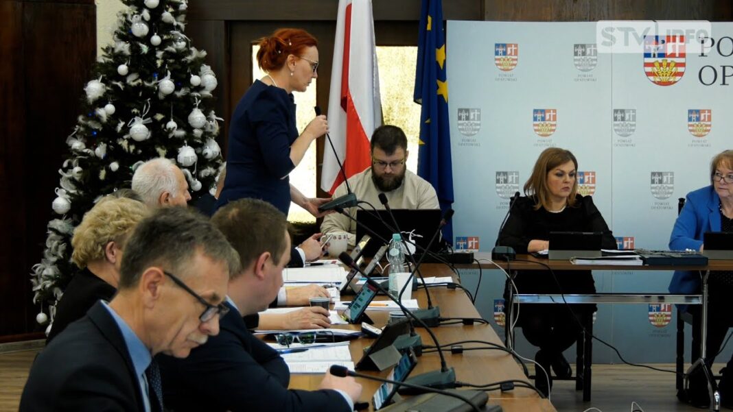 Termomodernizacje, inkubator we Włostowie, dom dziecka w Ciszycy. Budżet powiatu opatowskiego z jednogłośnym poparciem