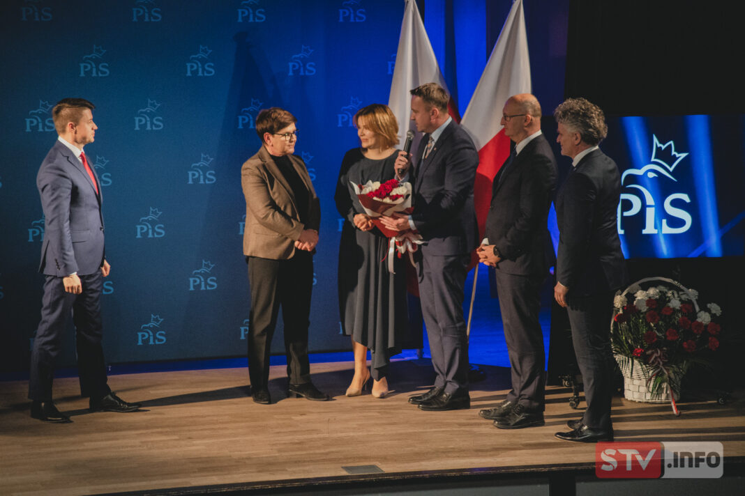 Beata Szydło odwiedziła Staszów. „Trzeba wsłuchiwać się w głos ludzi”