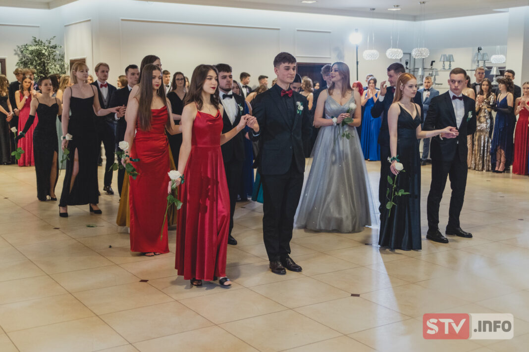 STUDNIÓWKA: I LO Collegium Gostomianum w Sandomierzu