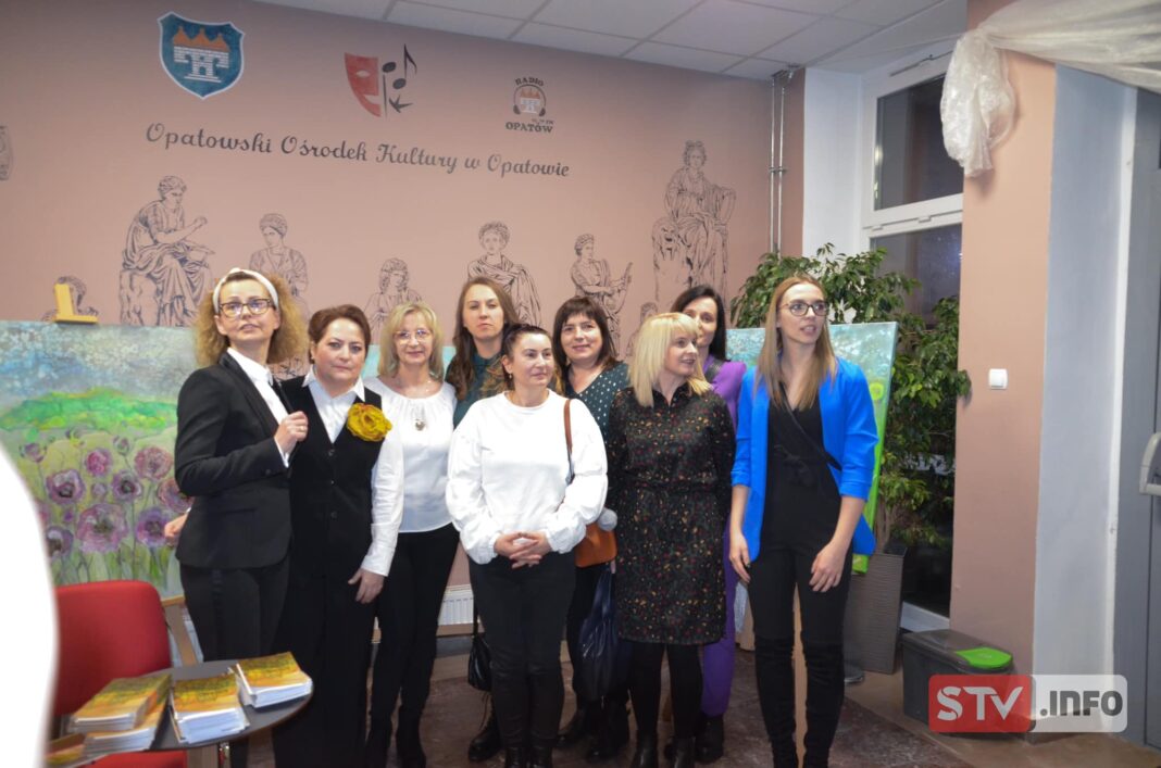 Bratnie dusze połączone sztuką. Wernisaż poetycko – malarski w Opatowskim Ośrodku Kultury