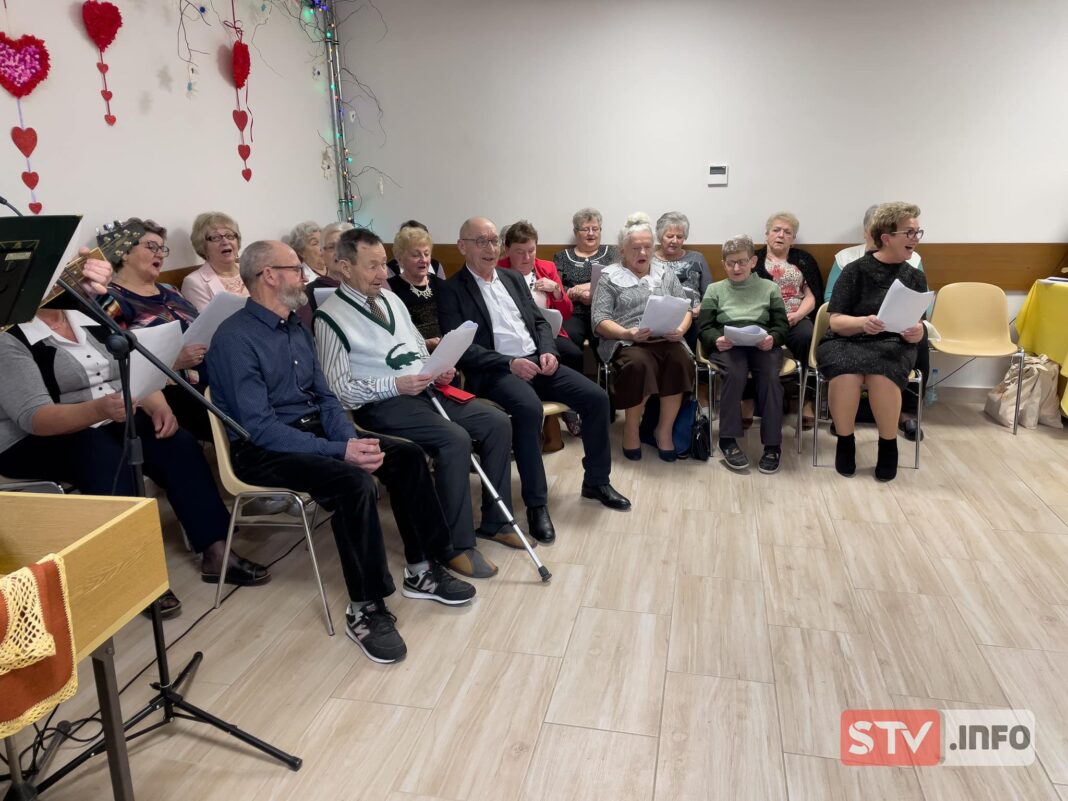 Otwarcie domu seniora w Dwikozach. Budynek byłej szkoły zyskał nowe życie