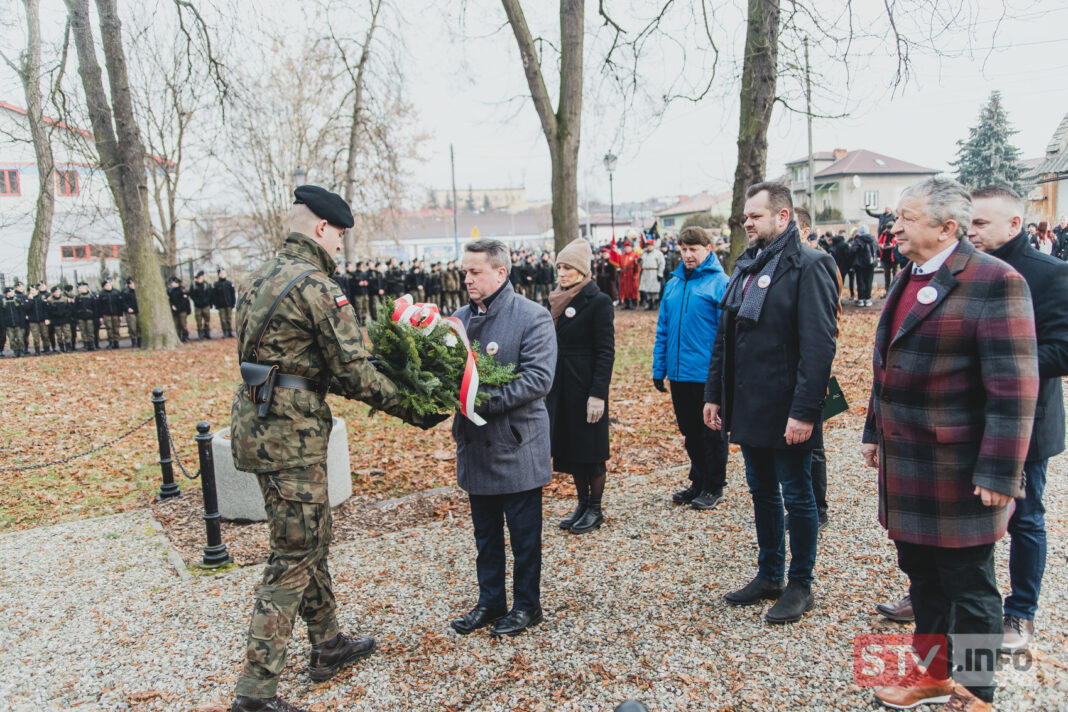 Maszerowali ze Staszowa do Kurozwęk. Upamiętnili bohaterów Powstania Styczniowego