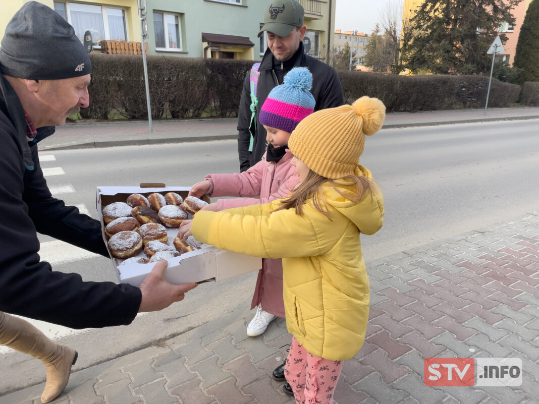 Setki pączków w tłusty czwartek dla mieszkańców regionu od STV.INFO