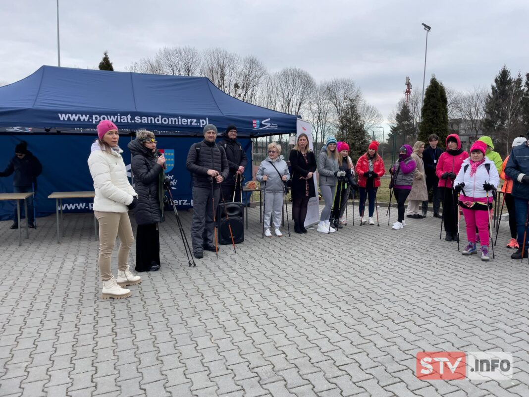 Maszerowali dla Aldony. III marsz nordic walking z okazji Dnia Kobiet