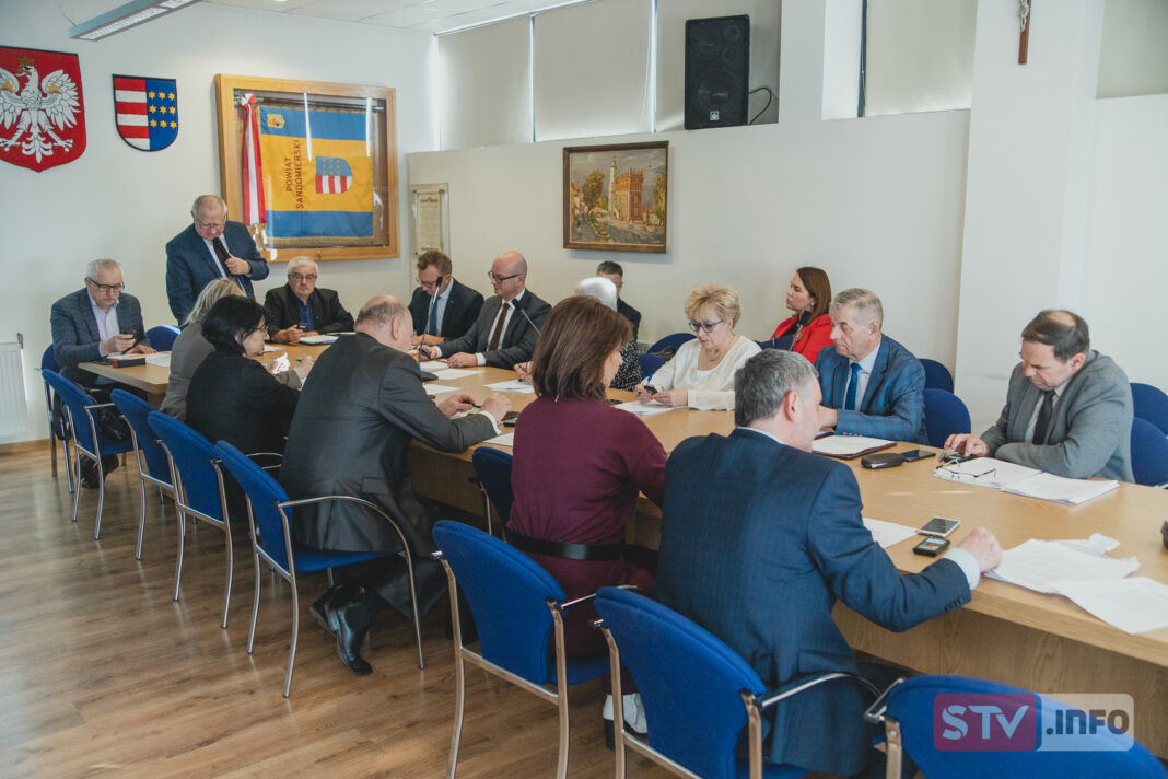 Są fundusze na pomoc osobom niepełnosprawnym. PCPR w Sandomierzu zaprasza do składnia wniosków